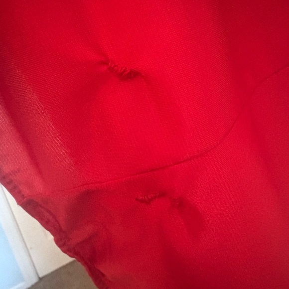 Vanity Fair 1970s Vintage Red Nightgown with Poppy Flower Black Embroidery - Picture 8 of 9